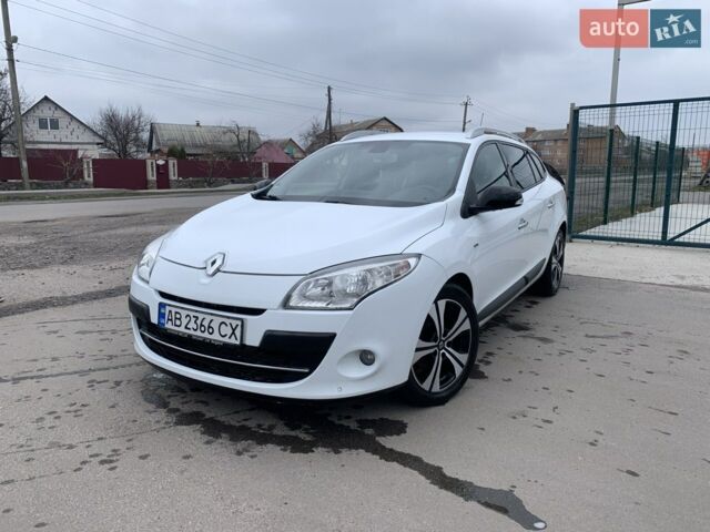 Білий Рено Меган, об'ємом двигуна 1.46 л та пробігом 300 тис. км за 8200 $, фото 1 на Automoto.ua