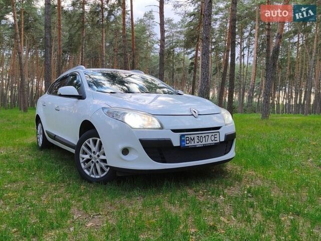 Белый Рено Меган, объемом двигателя 1.46 л и пробегом 291 тыс. км за 7100 $, фото 1 на Automoto.ua