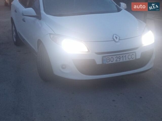 Білий Рено Меган, об'ємом двигуна 1.46 л та пробігом 312 тис. км за 6300 $, фото 1 на Automoto.ua