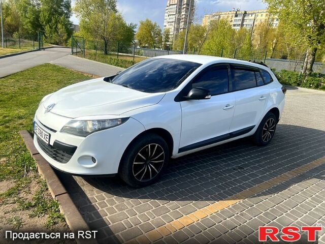 Белый Рено Меган, объемом двигателя 1.5 л и пробегом 0 тыс. км за 5700 $, фото 1 на Automoto.ua