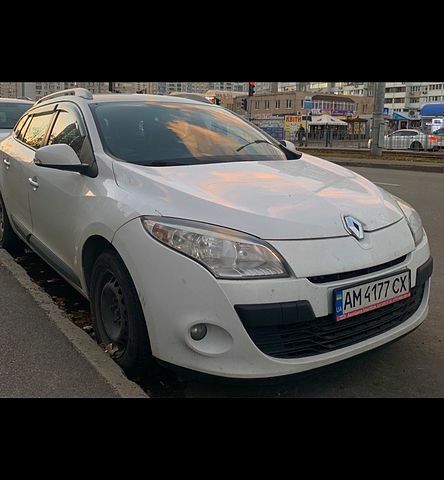 Белый Рено Меган, объемом двигателя 1.4 л и пробегом 295 тыс. км за 6400 $, фото 1 на Automoto.ua