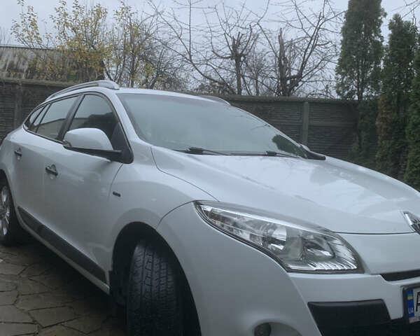 Белый Рено Меган, объемом двигателя 1.5 л и пробегом 255 тыс. км за 7200 $, фото 1 на Automoto.ua