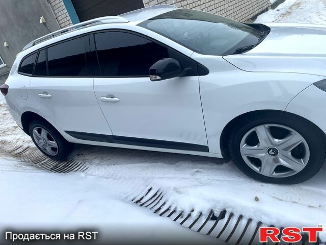Белый Рено Меган, объемом двигателя 1.5 л и пробегом 34300 тыс. км за 6500 $, фото 1 на Automoto.ua