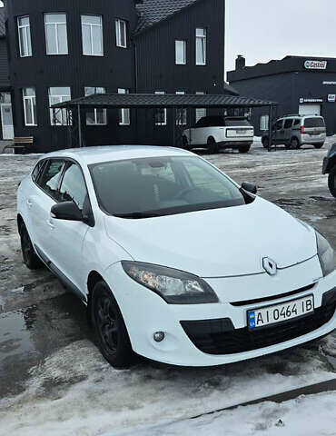 Белый Рено Меган, объемом двигателя 1.46 л и пробегом 309 тыс. км за 5900 $, фото 1 на Automoto.ua