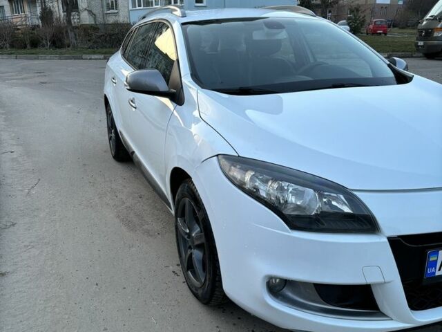 Белый Рено Меган, объемом двигателя 1.5 л и пробегом 263 тыс. км за 6950 $, фото 1 на Automoto.ua