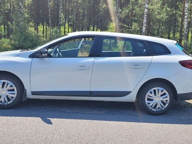 Білий Рено Меган, об'ємом двигуна 1.46 л та пробігом 276 тис. км за 5300 $, фото 1 на Automoto.ua