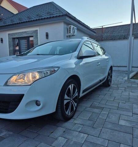 Білий Рено Меган, об'ємом двигуна 1.46 л та пробігом 209 тис. км за 6600 $, фото 1 на Automoto.ua