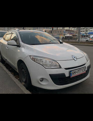 Білий Рено Меган, об'ємом двигуна 1.46 л та пробігом 295 тис. км за 6100 $, фото 1 на Automoto.ua