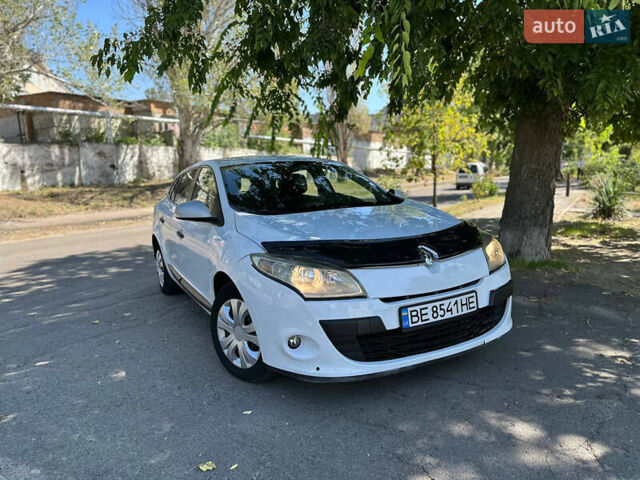 Белый Рено Меган, объемом двигателя 1.46 л и пробегом 274 тыс. км за 5300 $, фото 1 на Automoto.ua