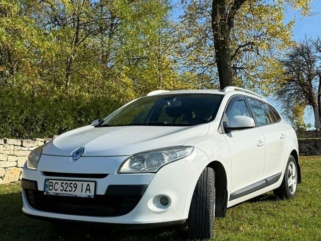 Білий Рено Меган, об'ємом двигуна 1.46 л та пробігом 260 тис. км за 6400 $, фото 1 на Automoto.ua