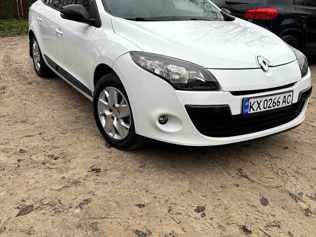Білий Рено Меган, об'ємом двигуна 1.5 л та пробігом 246 тис. км за 5900 $, фото 1 на Automoto.ua
