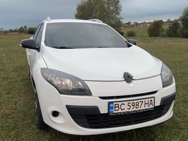 Білий Рено Меган, об'ємом двигуна 1.87 л та пробігом 289 тис. км за 5600 $, фото 1 на Automoto.ua