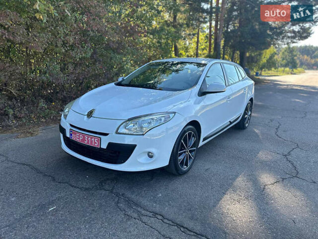 Белый Рено Меган, объемом двигателя 1.5 л и пробегом 254 тыс. км за 7200 $, фото 1 на Automoto.ua