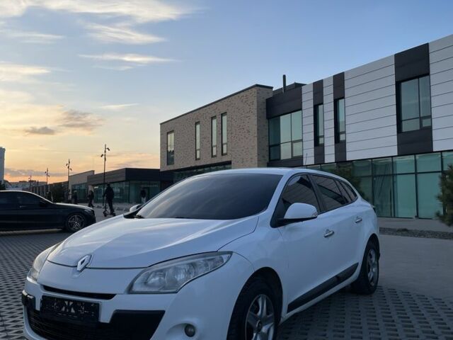 Белый Рено Меган, объемом двигателя 1.5 л и пробегом 278 тыс. км за 5600 $, фото 1 на Automoto.ua