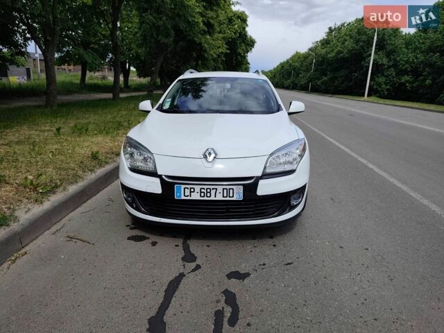 Білий Рено Меган, об'ємом двигуна 1.5 л та пробігом 207 тис. км за 7900 $, фото 1 на Automoto.ua