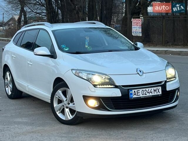 Білий Рено Меган, об'ємом двигуна 1.46 л та пробігом 266 тис. км за 7950 $, фото 1 на Automoto.ua