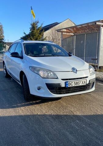 Белый Рено Меган, объемом двигателя 1.46 л и пробегом 326 тыс. км за 5200 $, фото 1 на Automoto.ua