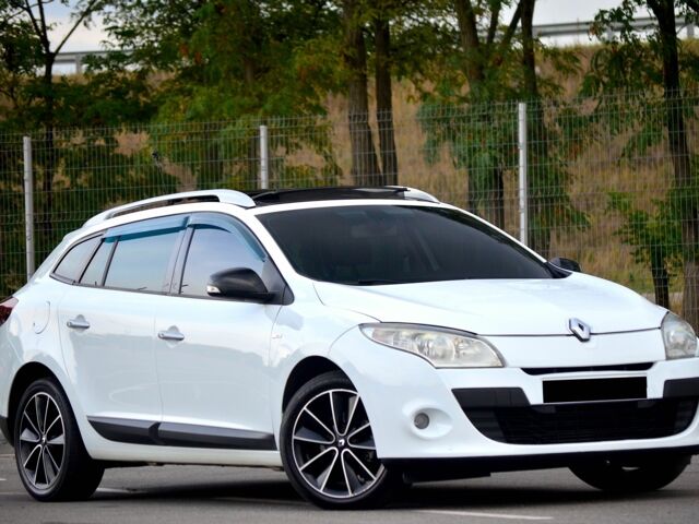 Белый Рено Меган, объемом двигателя 1.5 л и пробегом 162 тыс. км за 8555 $, фото 1 на Automoto.ua