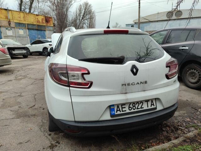 Белый Рено Меган, объемом двигателя 1.5 л и пробегом 200 тыс. км за 3500 $, фото 1 на Automoto.ua