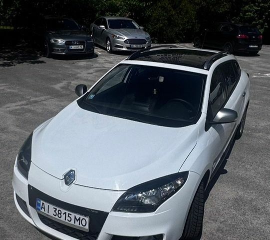 Білий Рено Меган, об'ємом двигуна 1.4 л та пробігом 205 тис. км за 8000 $, фото 1 на Automoto.ua