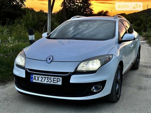 Белый Рено Меган, объемом двигателя 1.5 л и пробегом 306 тыс. км за 6600 $, фото 1 на Automoto.ua