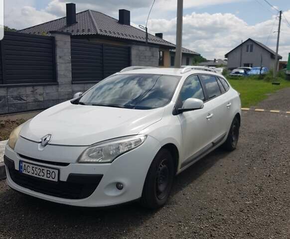Білий Рено Меган, об'ємом двигуна 1.46 л та пробігом 288 тис. км за 6900 $, фото 1 на Automoto.ua