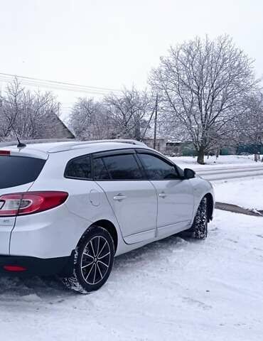 Белый Рено Меган, объемом двигателя 0 л и пробегом 224 тыс. км за 8100 $, фото 1 на Automoto.ua