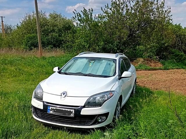 Белый Рено Меган, объемом двигателя 1.5 л и пробегом 236 тыс. км за 7700 $, фото 1 на Automoto.ua