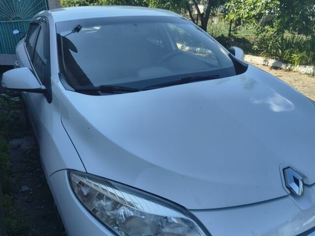 Белый Рено Меган, объемом двигателя 1.5 л и пробегом 251 тыс. км за 7000 $, фото 1 на Automoto.ua