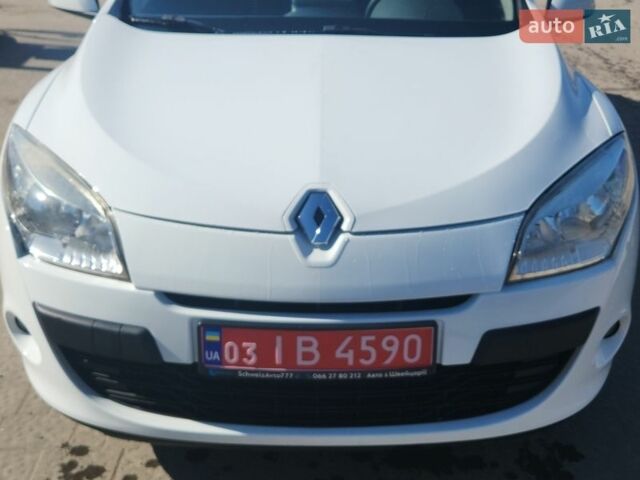 Білий Рено Меган, об'ємом двигуна 1.46 л та пробігом 248 тис. км за 7600 $, фото 1 на Automoto.ua