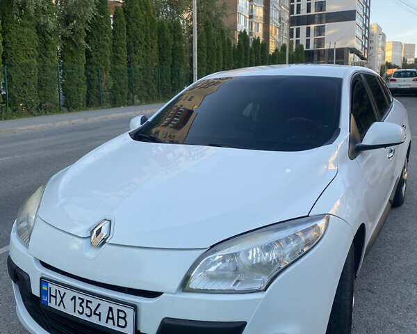 Белый Рено Меган, объемом двигателя 1.46 л и пробегом 280 тыс. км за 5800 $, фото 1 на Automoto.ua