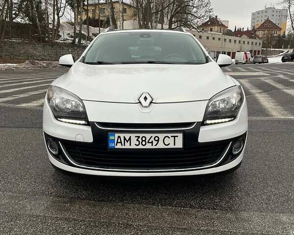 Білий Рено Меган, об'ємом двигуна 1.6 л та пробігом 242 тис. км за 8500 $, фото 1 на Automoto.ua