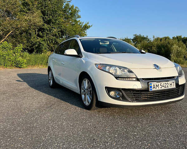 Білий Рено Меган, об'ємом двигуна 1.5 л та пробігом 285 тис. км за 8000 $, фото 1 на Automoto.ua