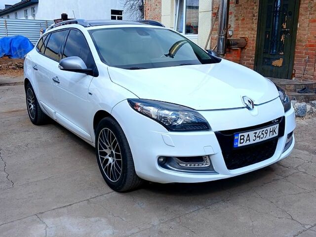 Белый Рено Меган, объемом двигателя 1.5 л и пробегом 270 тыс. км за 8700 $, фото 1 на Automoto.ua