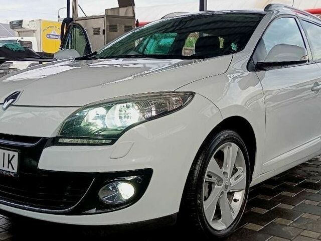 Белый Рено Меган, объемом двигателя 1.2 л и пробегом 120 тыс. км за 7100 $, фото 1 на Automoto.ua