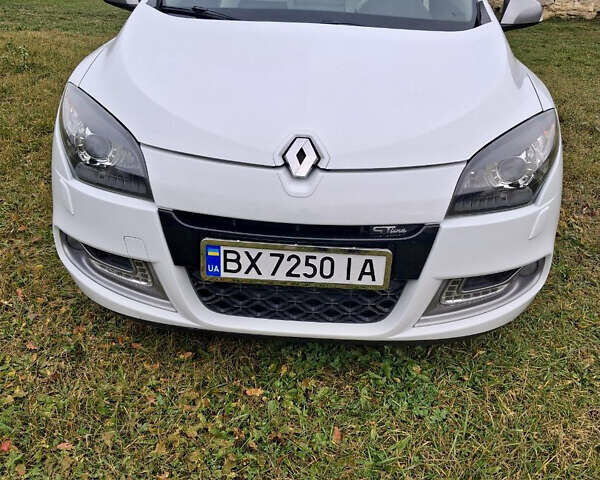 Білий Рено Меган, об'ємом двигуна 1.46 л та пробігом 230 тис. км за 8850 $, фото 1 на Automoto.ua