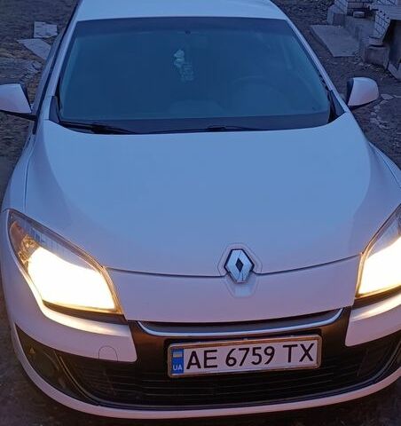 Білий Рено Меган, об'ємом двигуна 1.6 л та пробігом 197 тис. км за 7500 $, фото 1 на Automoto.ua