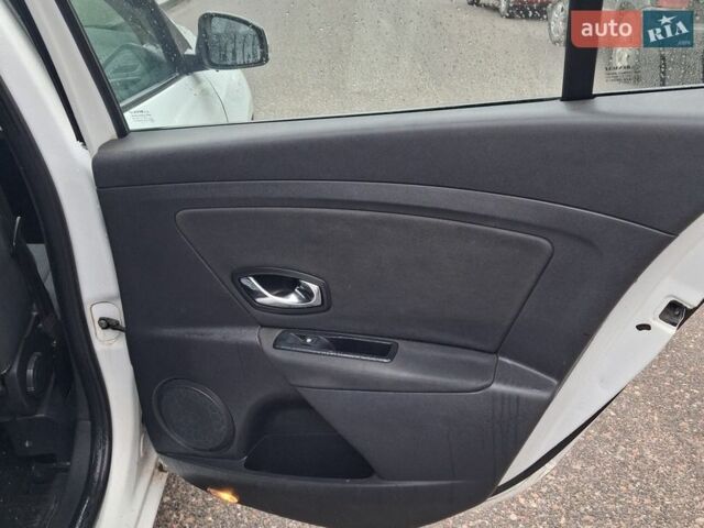 Білий Рено Меган, об'ємом двигуна 1.46 л та пробігом 384 тис. км за 6200 $, фото 1 на Automoto.ua