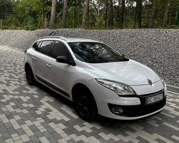 Рено Меган 2012 у Львові на Automoto.ua Білий Рено Меган, об'ємом двигуна 1.5 л та пробігом 304 тис. км за 8000 $, фото 1 на Automoto.ua