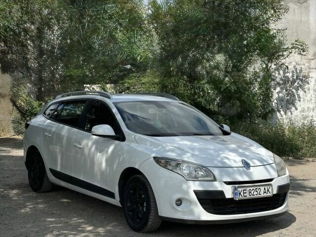 Білий Рено Меган, об'ємом двигуна 1.5 л та пробігом 285 тис. км за 6900 $, фото 1 на Automoto.ua