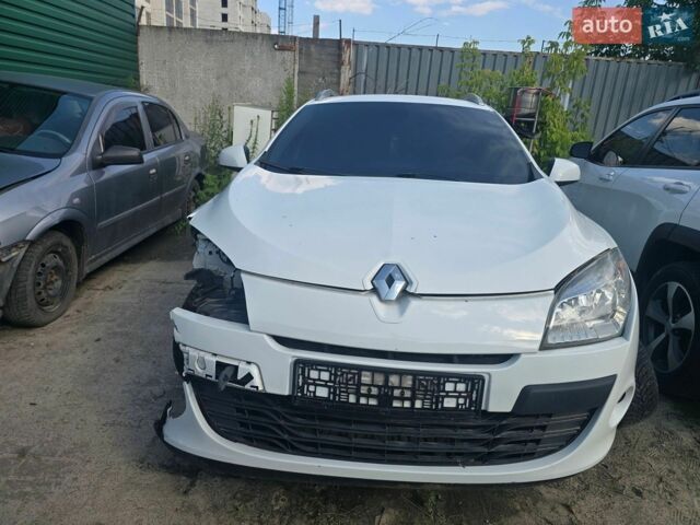 Білий Рено Меган, об'ємом двигуна 1.46 л та пробігом 243 тис. км за 2700 $, фото 1 на Automoto.ua