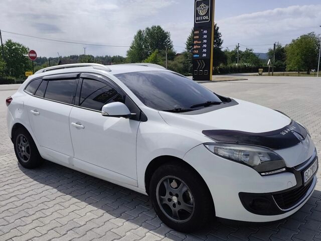 Білий Рено Меган, об'ємом двигуна 1.46 л та пробігом 280 тис. км за 6100 $, фото 1 на Automoto.ua