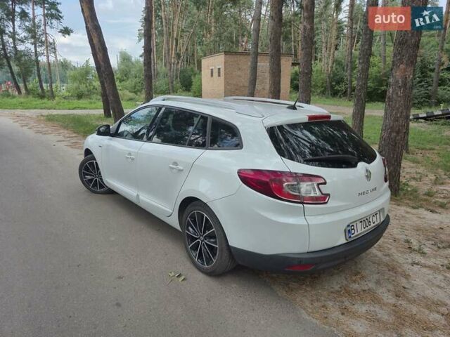 Белый Рено Меган, объемом двигателя 1.46 л и пробегом 270 тыс. км за 8900 $, фото 1 на Automoto.ua