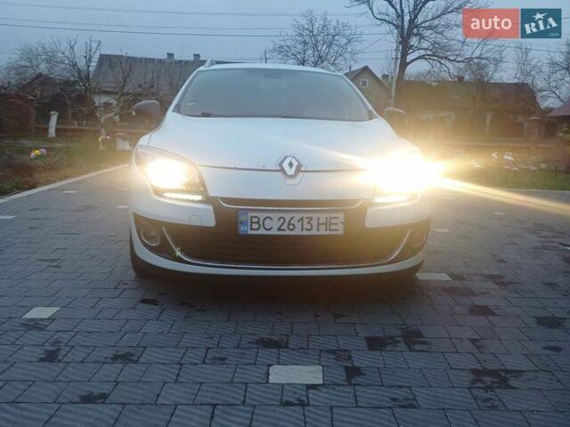 Белый Рено Меган, объемом двигателя 1.46 л и пробегом 235 тыс. км за 7700 $, фото 1 на Automoto.ua