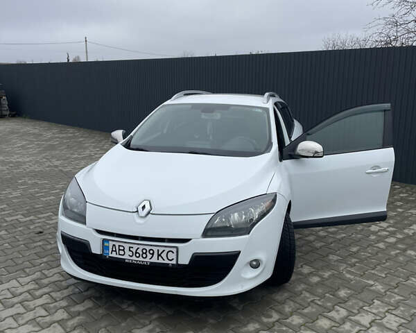 Білий Рено Меган, об'ємом двигуна 1.46 л та пробігом 280 тис. км за 7200 $, фото 1 на Automoto.ua