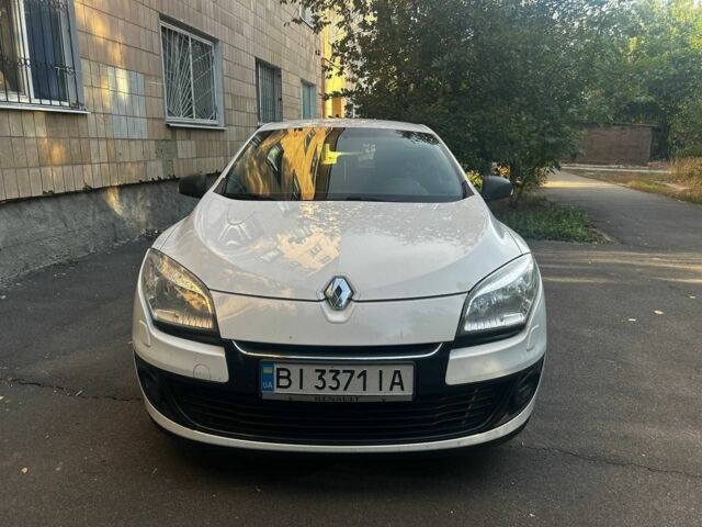Білий Рено Меган, об'ємом двигуна 1.5 л та пробігом 256 тис. км за 7224 $, фото 1 на Automoto.ua
