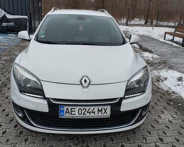 Білий Рено Меган, об'ємом двигуна 1.46 л та пробігом 250 тис. км за 6500 $, фото 1 на Automoto.ua