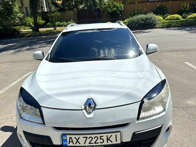Білий Рено Меган, об'ємом двигуна 1.5 л та пробігом 264 тис. км за 7500 $, фото 1 на Automoto.ua