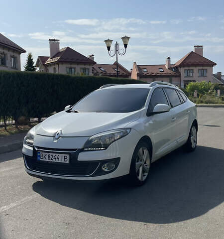 Белый Рено Меган, объемом двигателя 1.46 л и пробегом 258 тыс. км за 6700 $, фото 1 на Automoto.ua