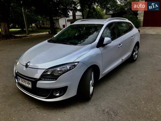 Белый Рено Меган, объемом двигателя 1.46 л и пробегом 160 тыс. км за 7700 $, фото 1 на Automoto.ua